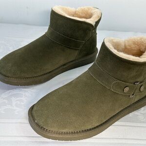 BearPaw Women's Cream Faux Fur Lined Boots